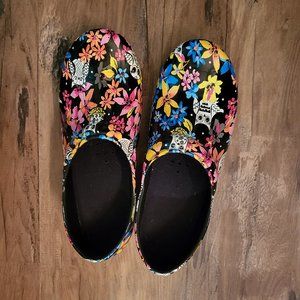 Anywear Clogs women's size 6